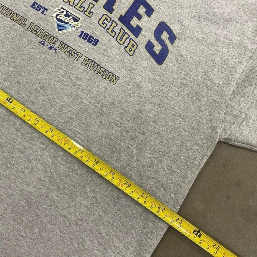 Vintage San Diego Padres MLB Baseball Majestic T-Shirt Size XLarge